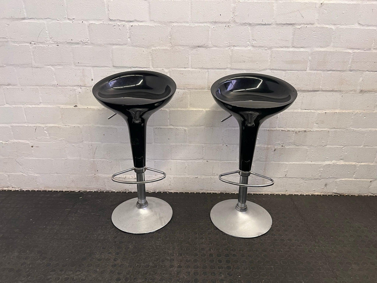 Black Bar Stool - PRICE DROP - 2ndhandwarehouse.com