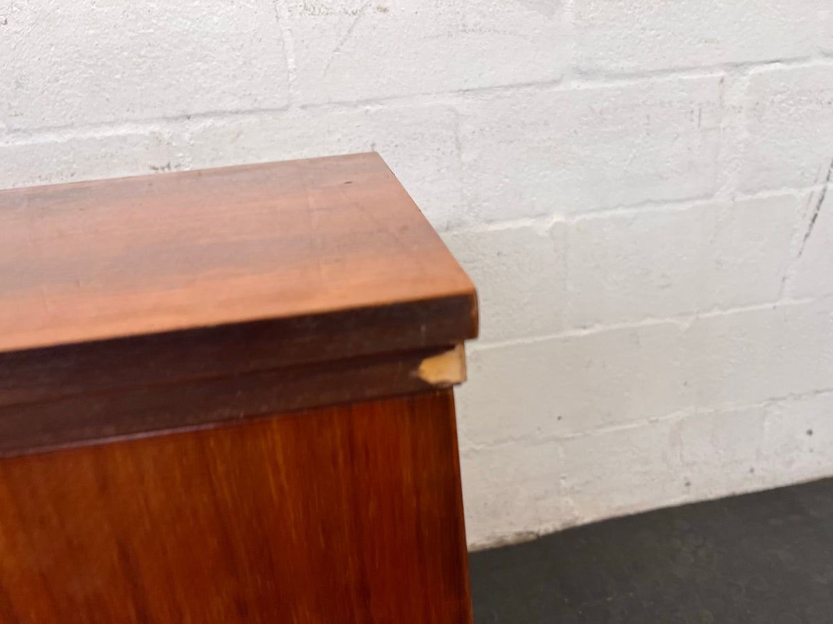 Singer Collapsible Sewing Machine Table (No power supply) - REDUCED