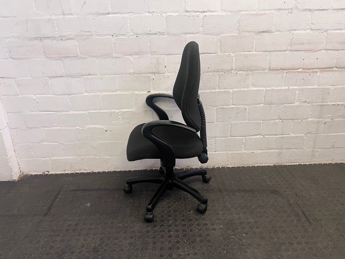 Black Mid-Back Office Chair on Wheels with Arm Rests