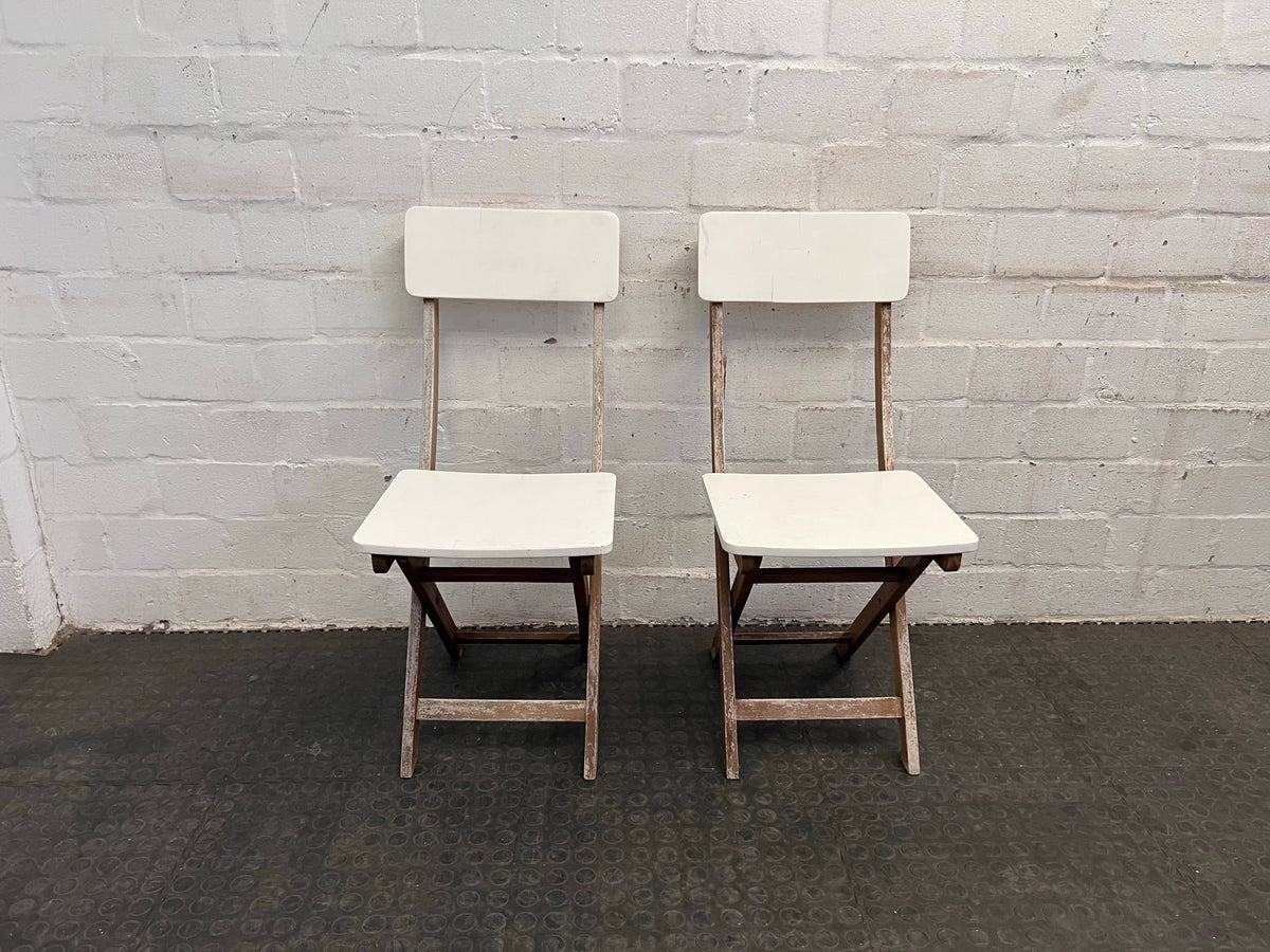 Wooden Framed White Seat Garden Chair