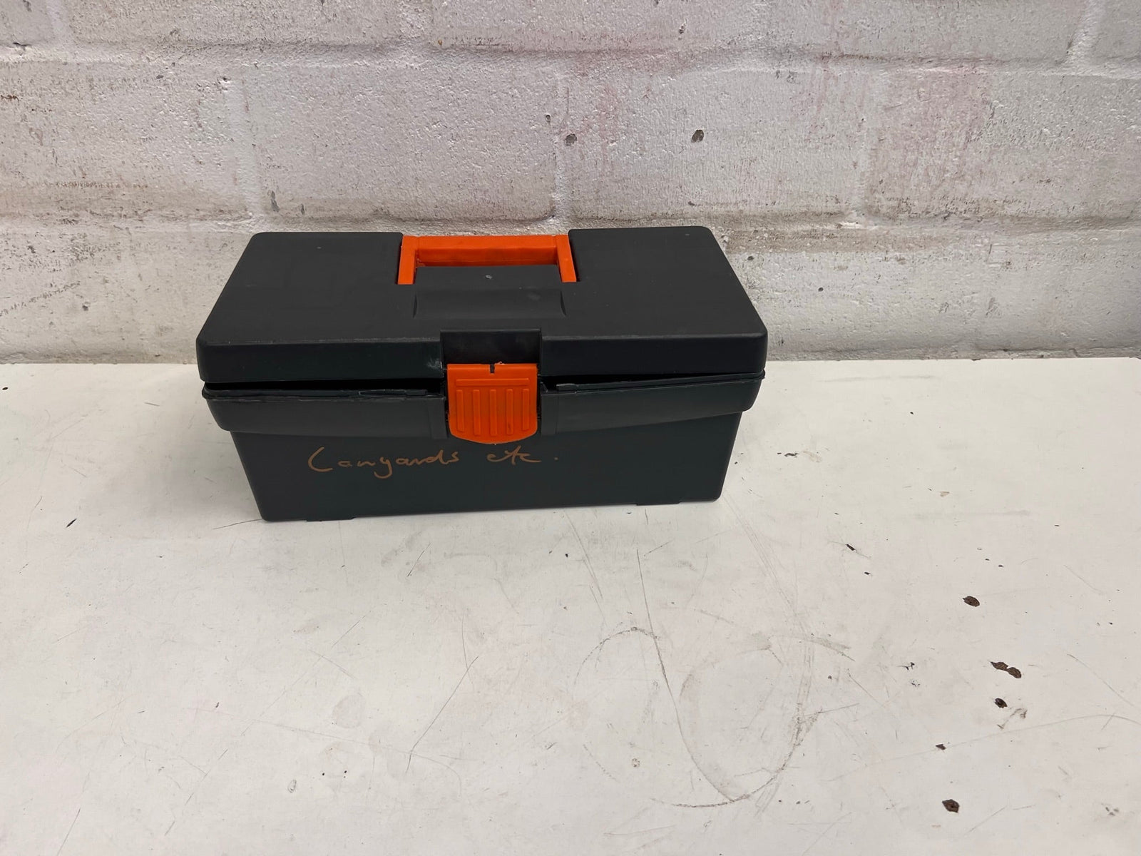 Hard Case Tool Box (Small) - 2ndhandwarehouse.com