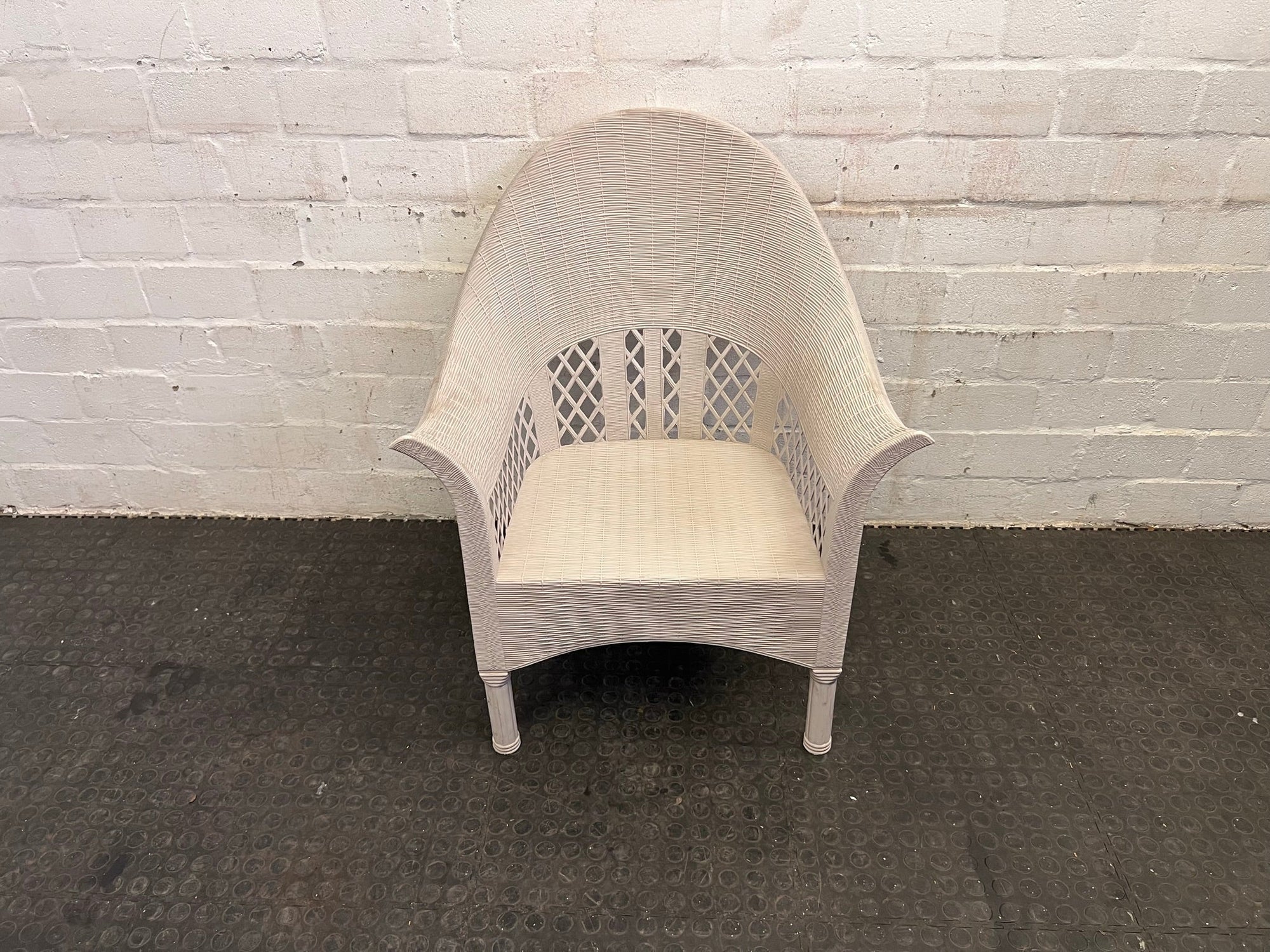 White Wicker Outdoor Chair