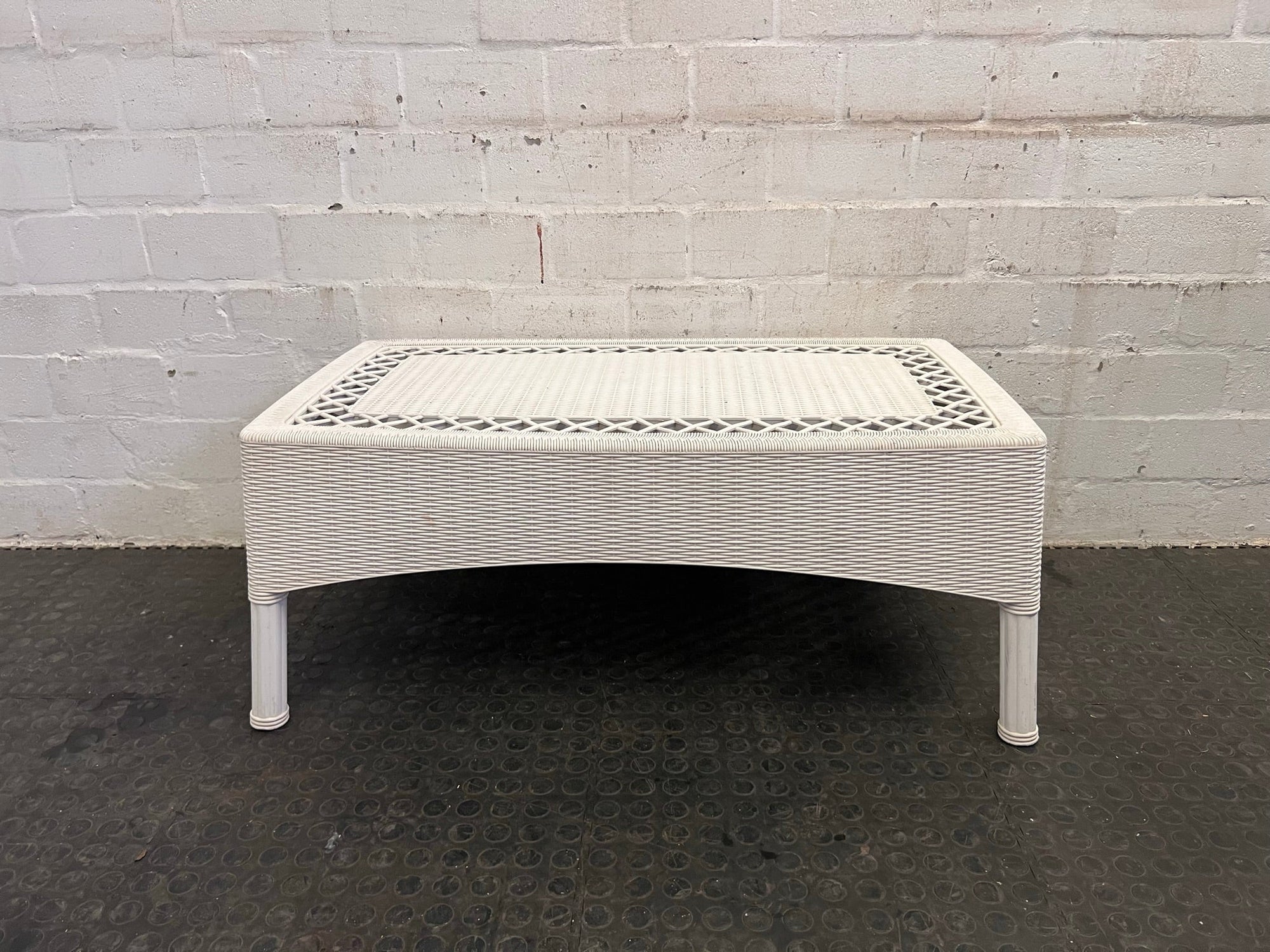 White Wicker Table (54cm x 98cm)