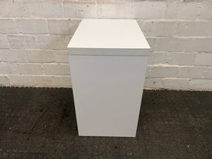 White One Drawer Bedside Table - PRICE DROP