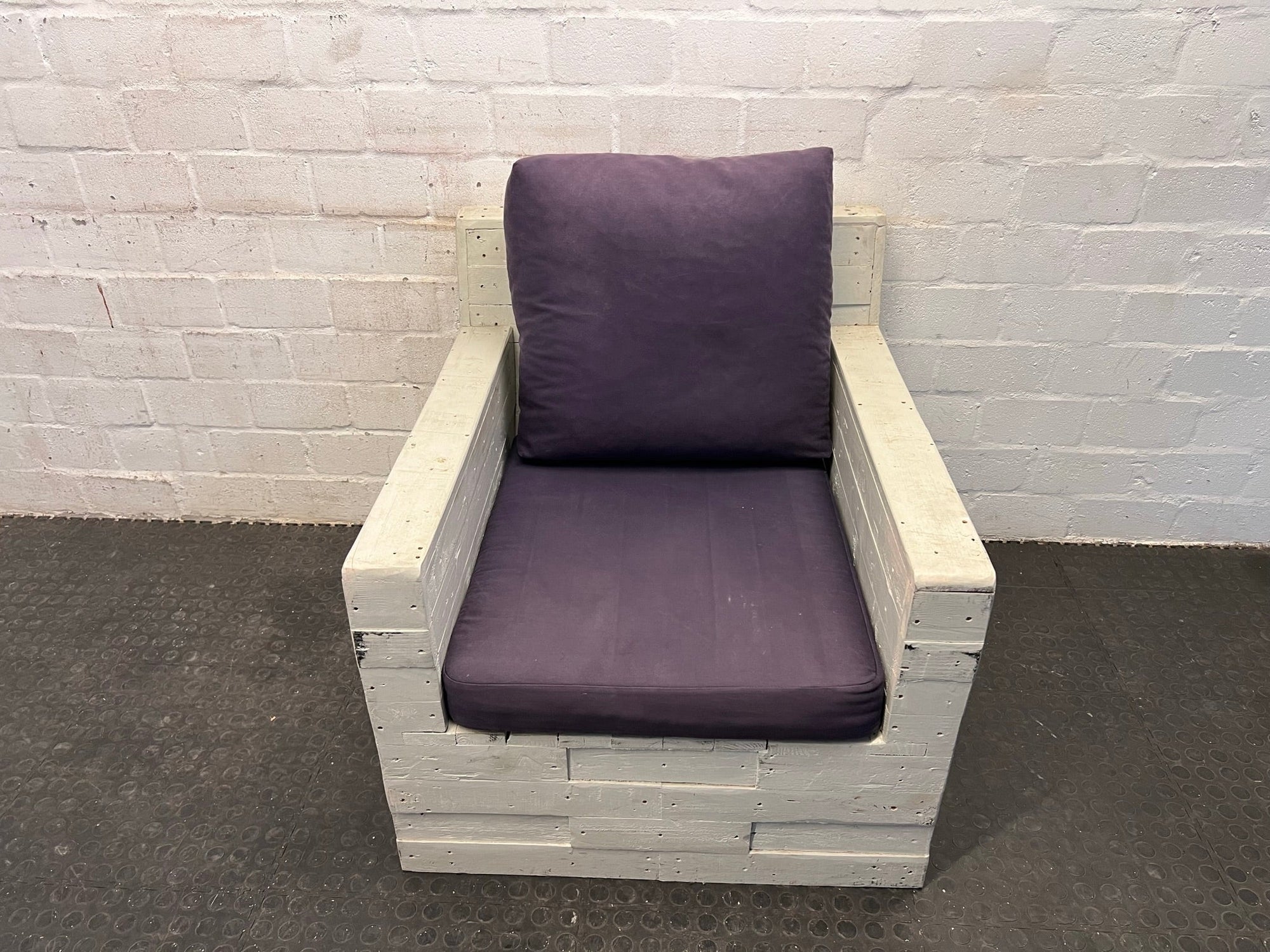 White Pallet Wood One Seater Couch with Deep Purple Cushions