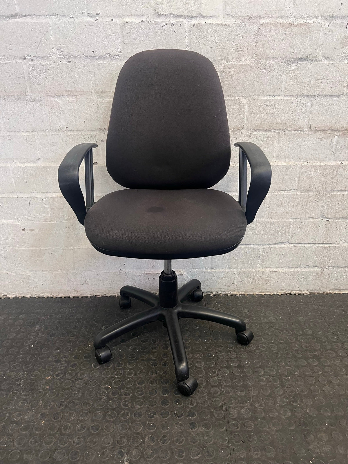 Mid Back Office Chair On Wheels (With Arms)