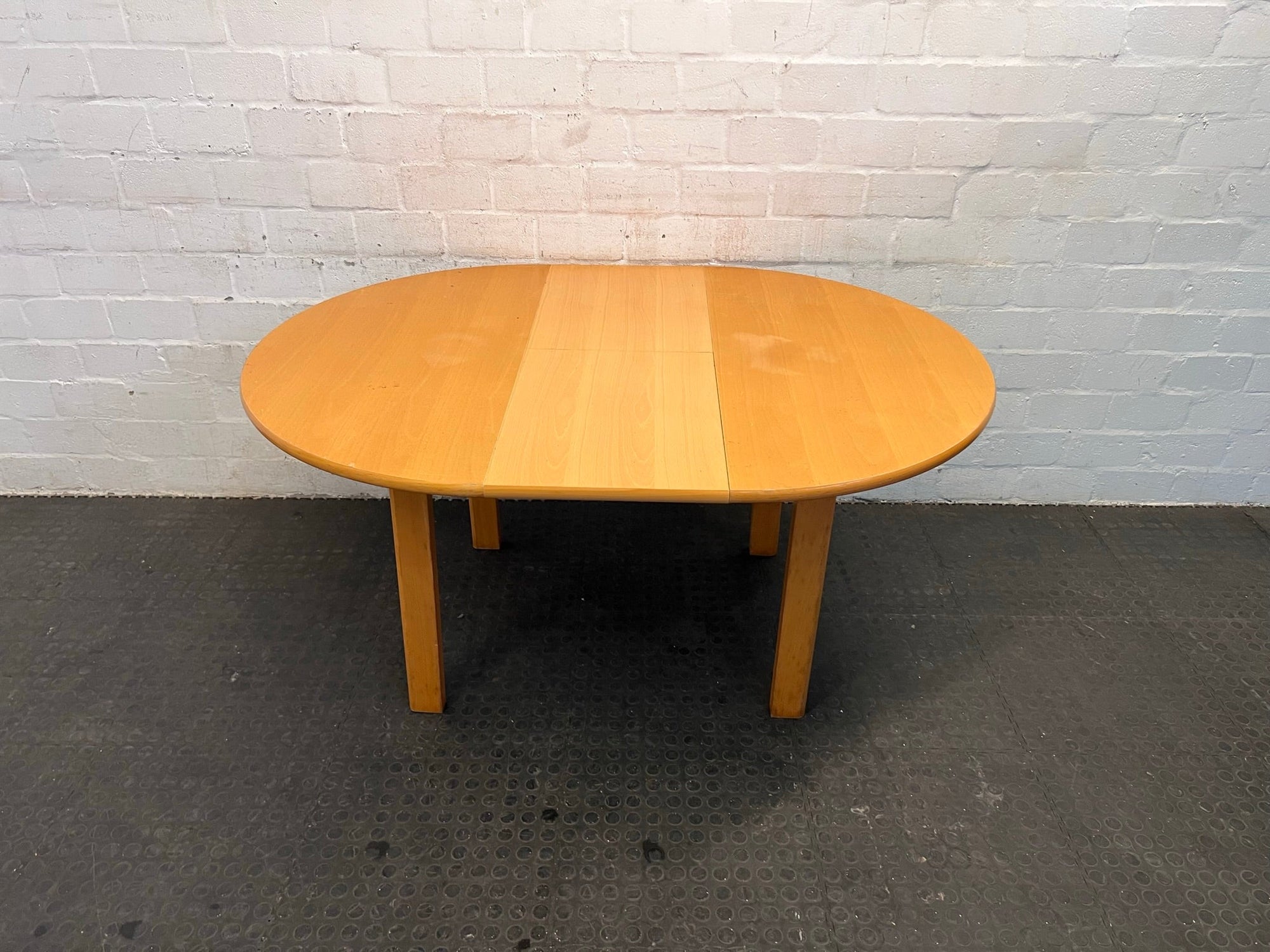 Round Extending Dining Room Table