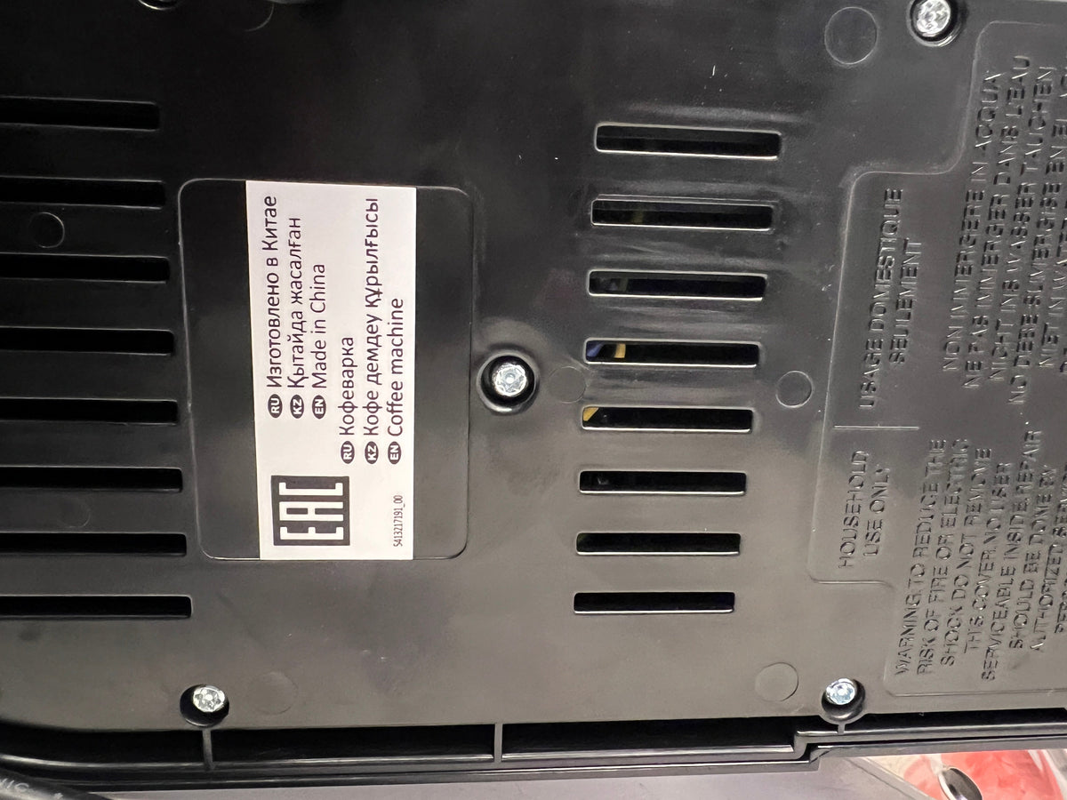 Delonghi Coffee Machine (Slight Water Drip)