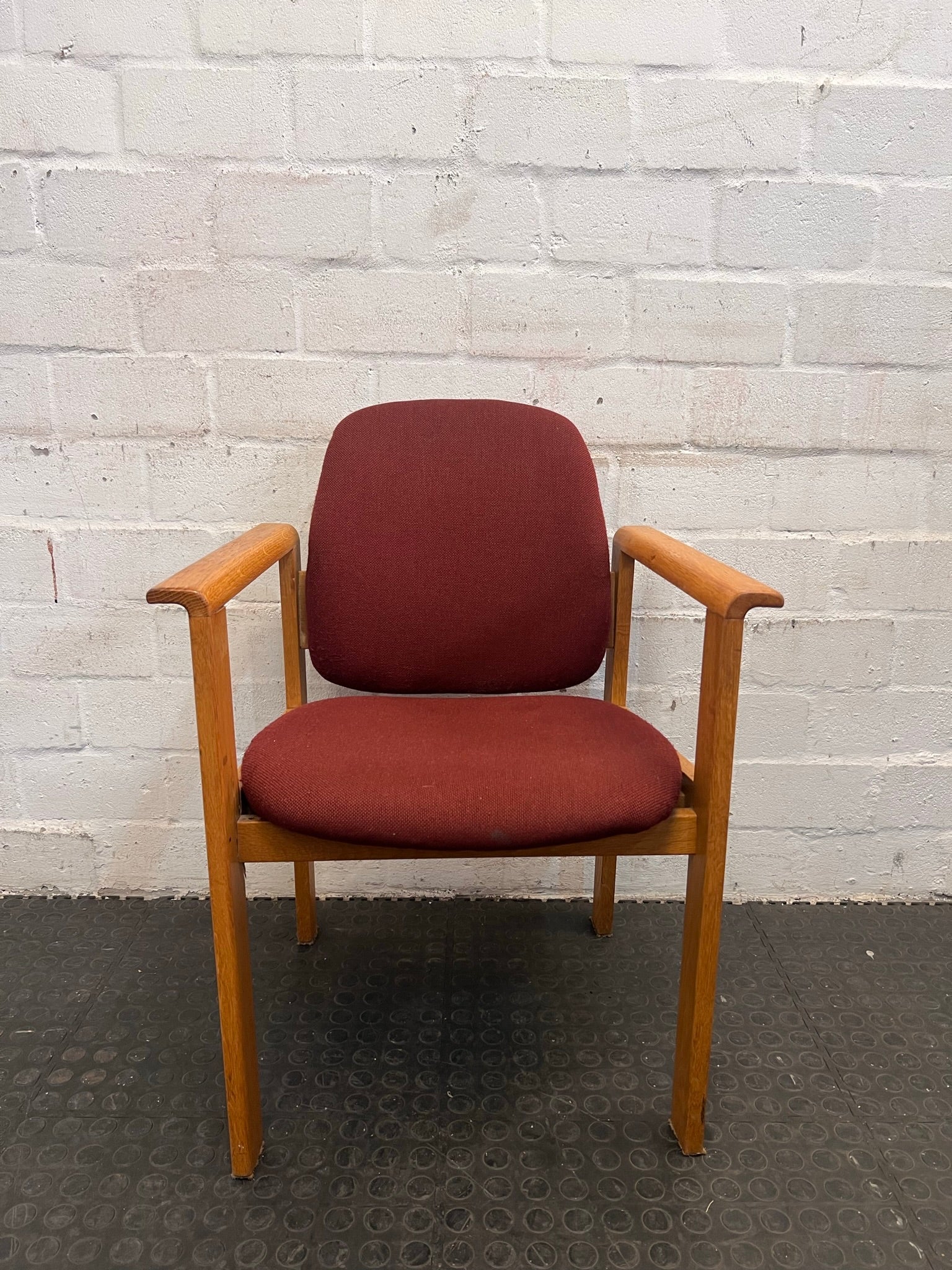 Maroon Office Visitors Chair (Round Back)