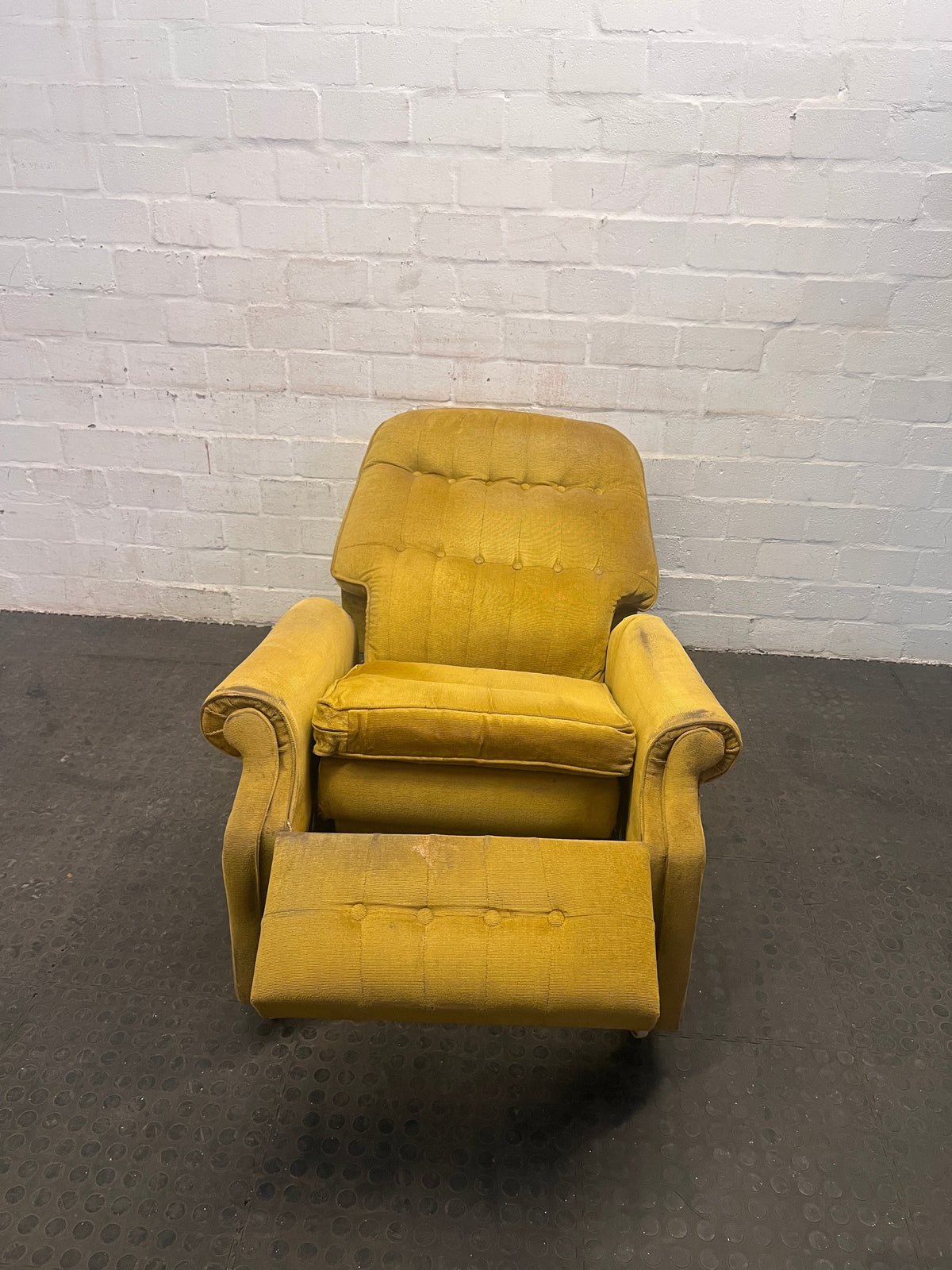 Mustard One Seater Recliner