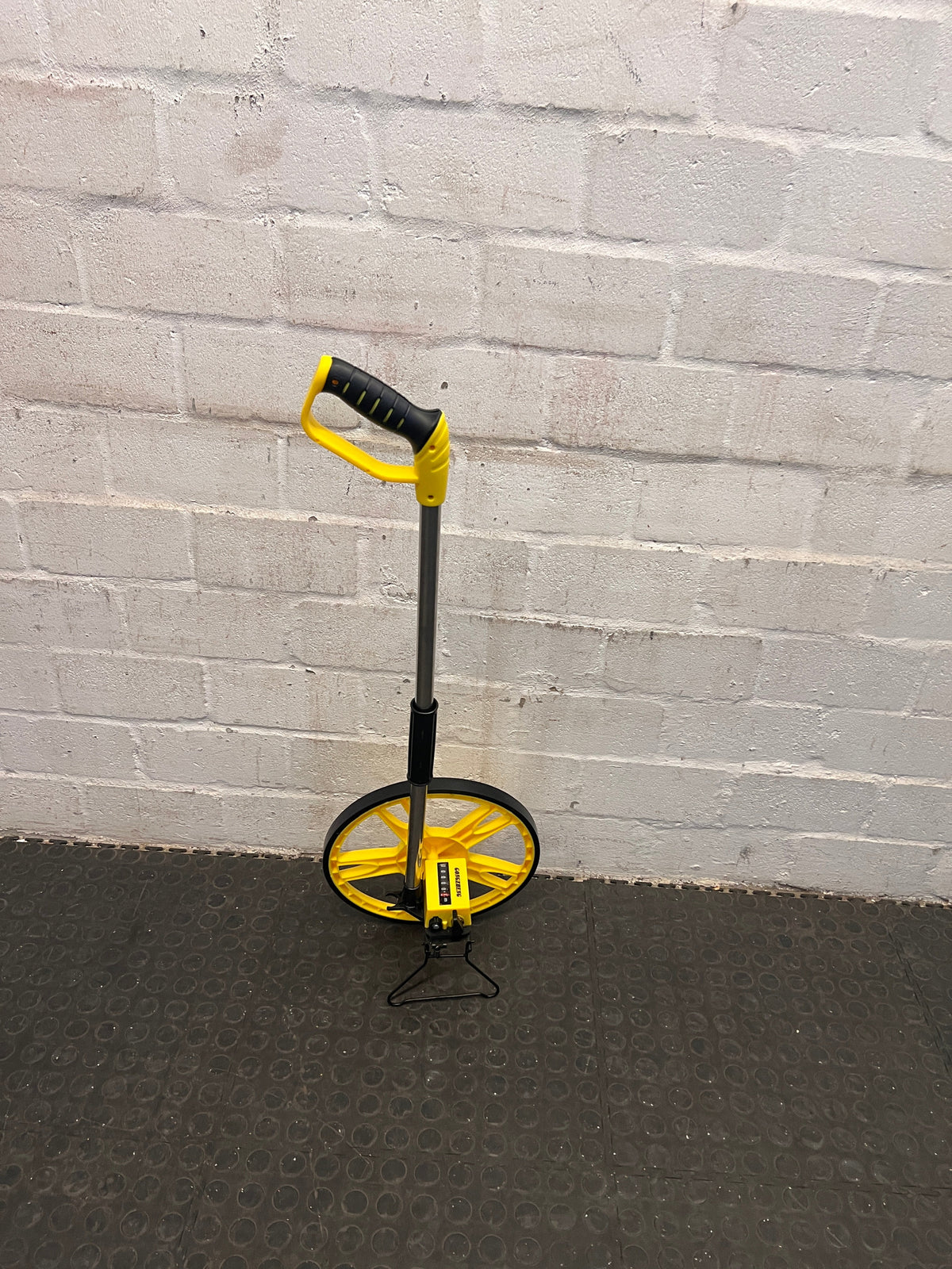 Gongzheng Measuring Wheel - 2ndhandwarehouse.com