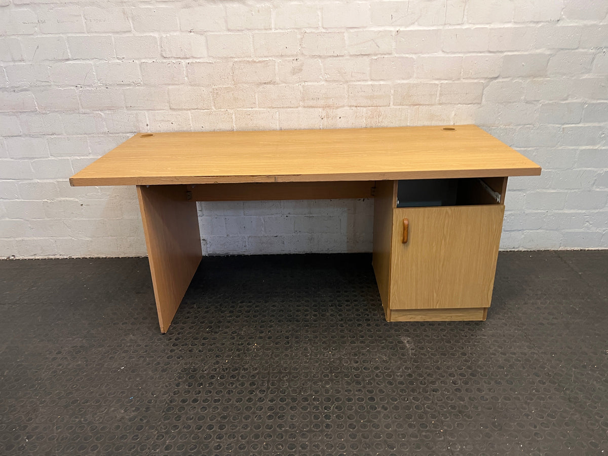 Wooden Print One Door Desk (RHS) - REDUCED