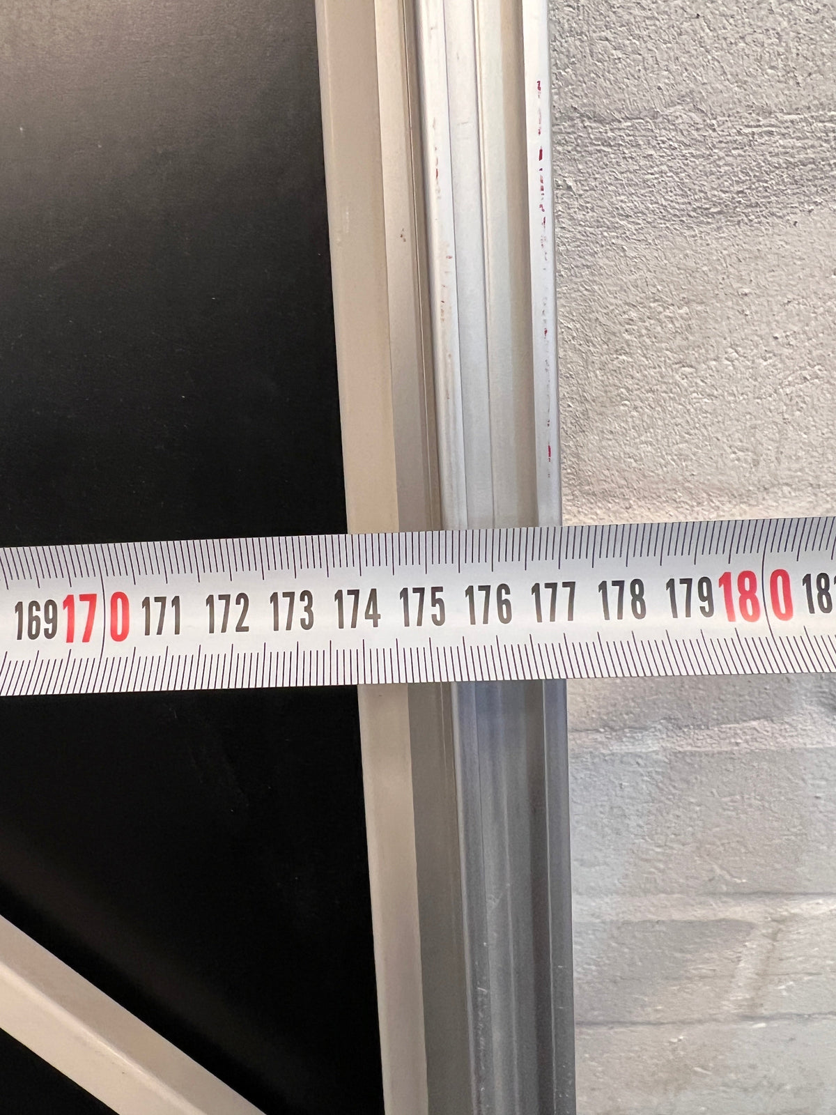 Projector Screen with Angle Brackets 180 x 180cm