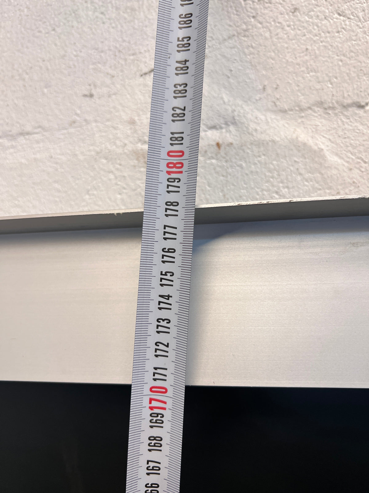 Projector Screen with Angle Brackets 180 x 180cm