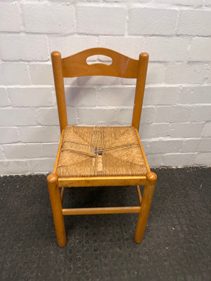 Wooden Dining Chair with Woven Seat (Whole In)