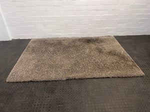 Shaggy Deluxe Beige Carpet (164cm x 234cm / Marks Underneath)