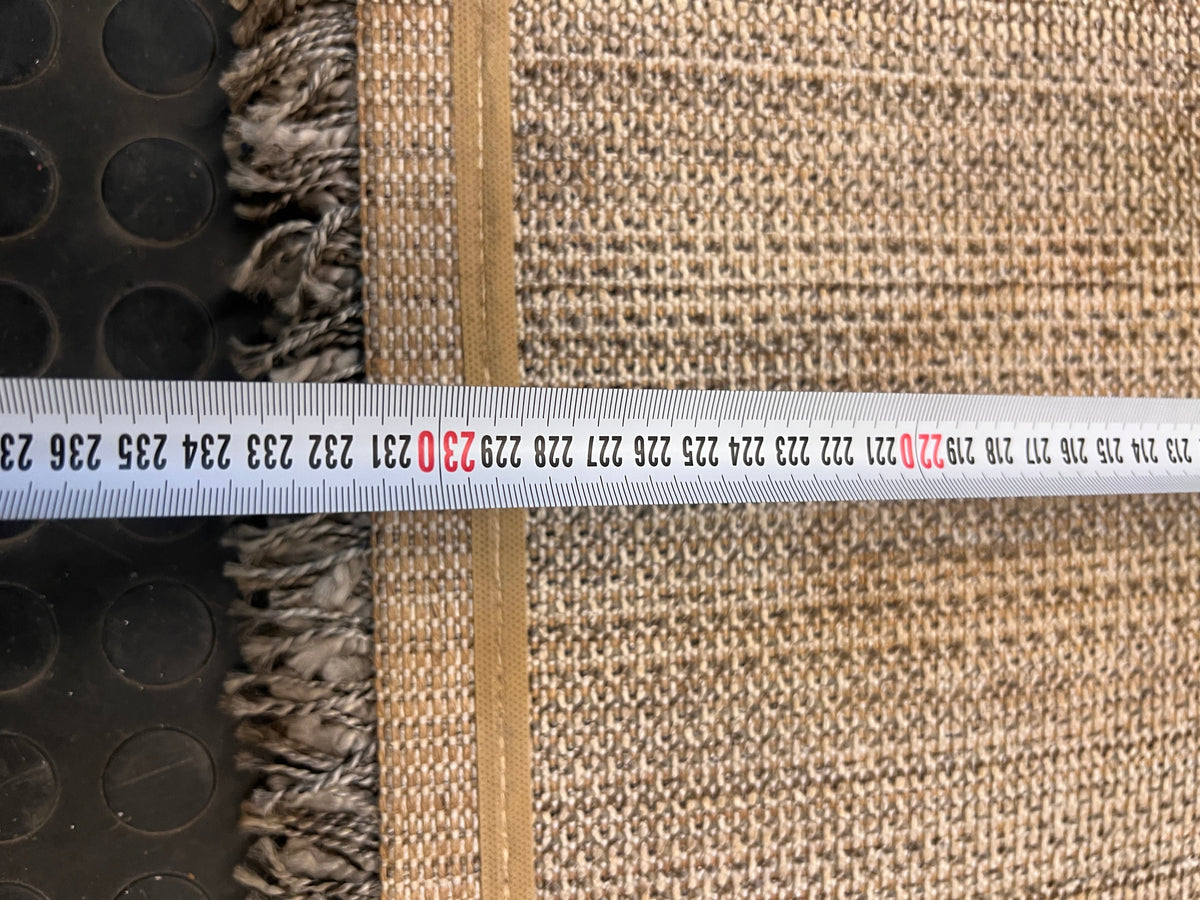 Shaggy Deluxe Beige Carpet (164cm x 234cm / Marks Underneath) - PRICE DROP