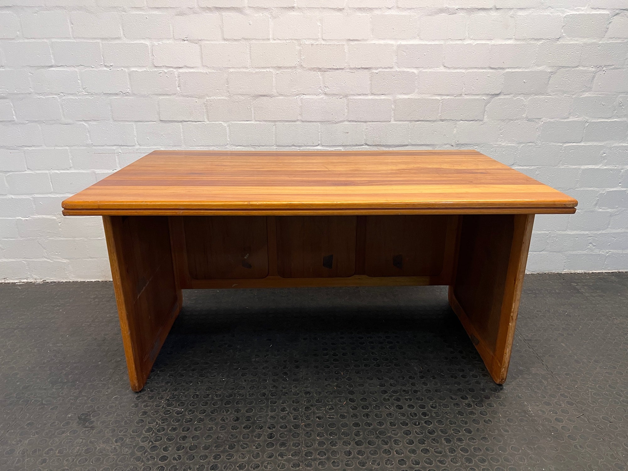 Light Solid Wood Desk 150 x 90cm