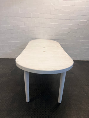 Extendable White Plastic Outdoor Table