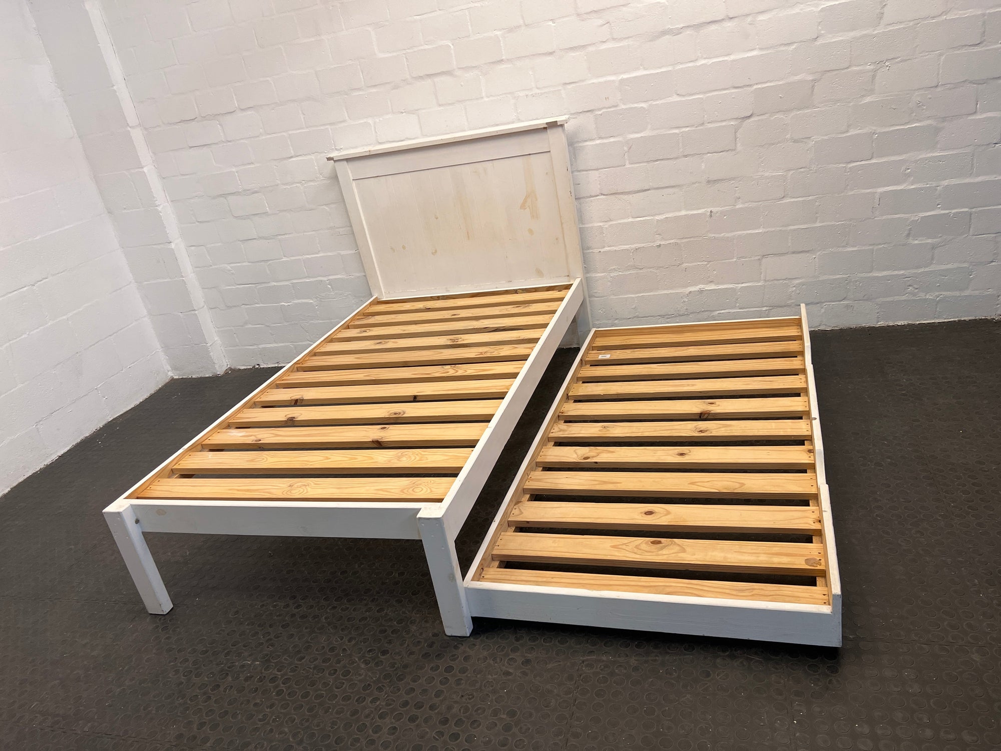 White Wooden Single Bed Frame with Under Bed - REDUCED