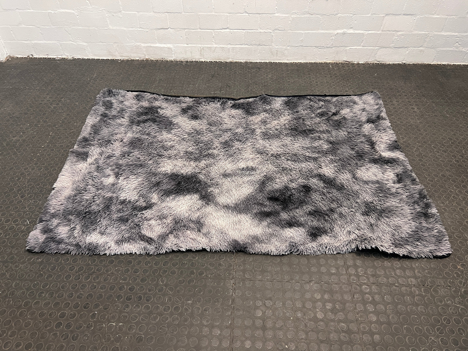 Grey Shaded Fluffy Carpet 200 x 135cm - PRICE DROP