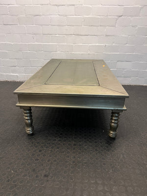 Large Wooden Coffee Table (Chipped Paint)