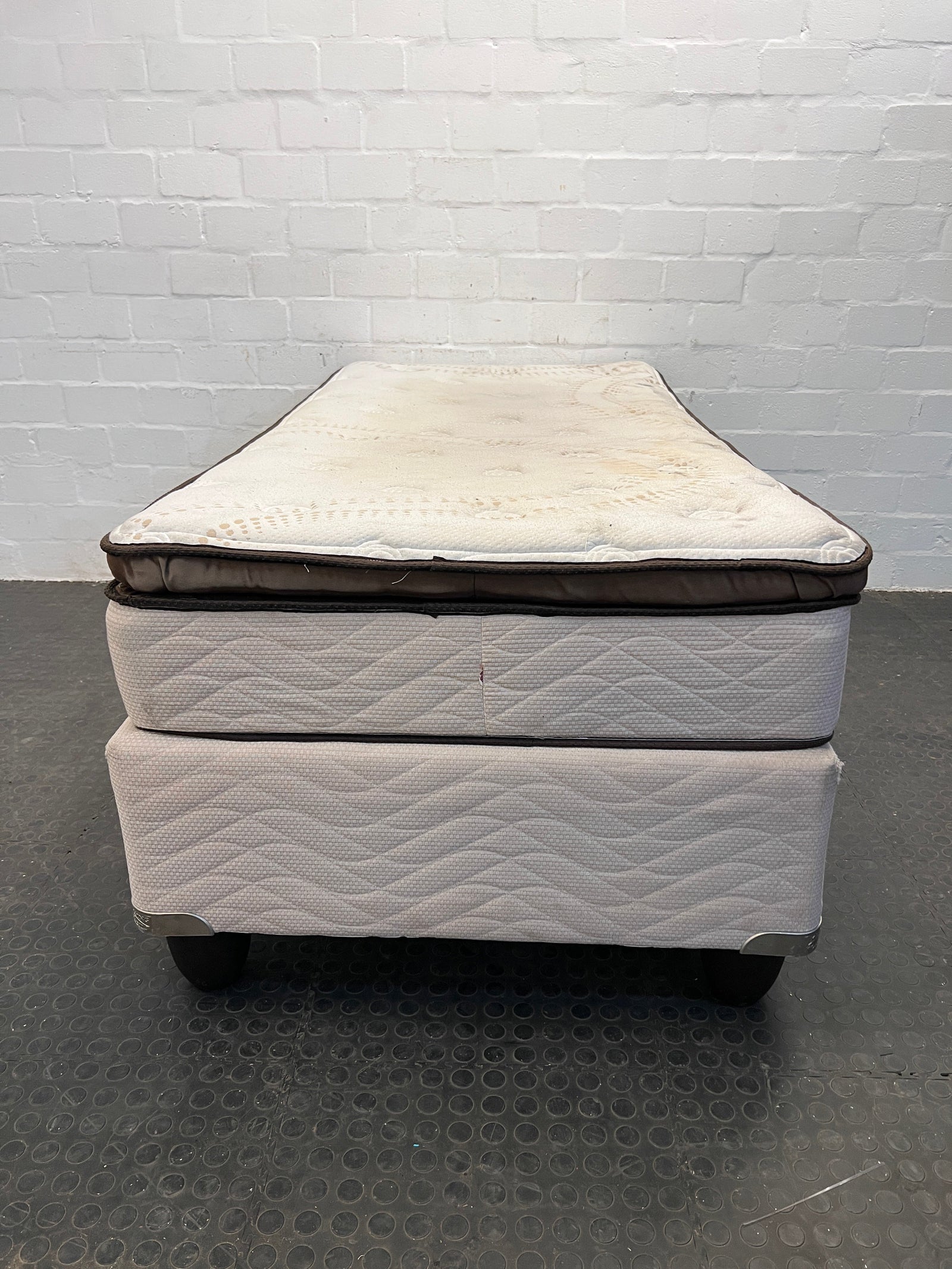 King Koil Scorpio Pillow Top Single Bed and Base
