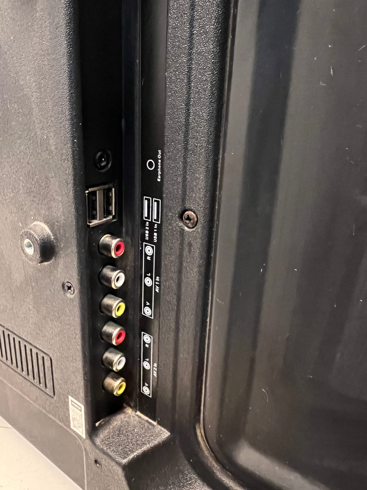 ECCO 32" LED HD TV LH32 - PRICE DROP