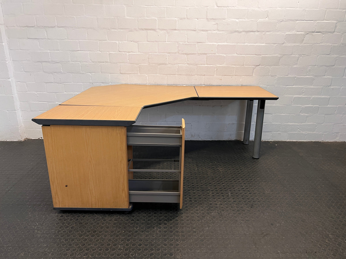 L-Shaped Desks with Credenza(LHS) - PRICE DROP