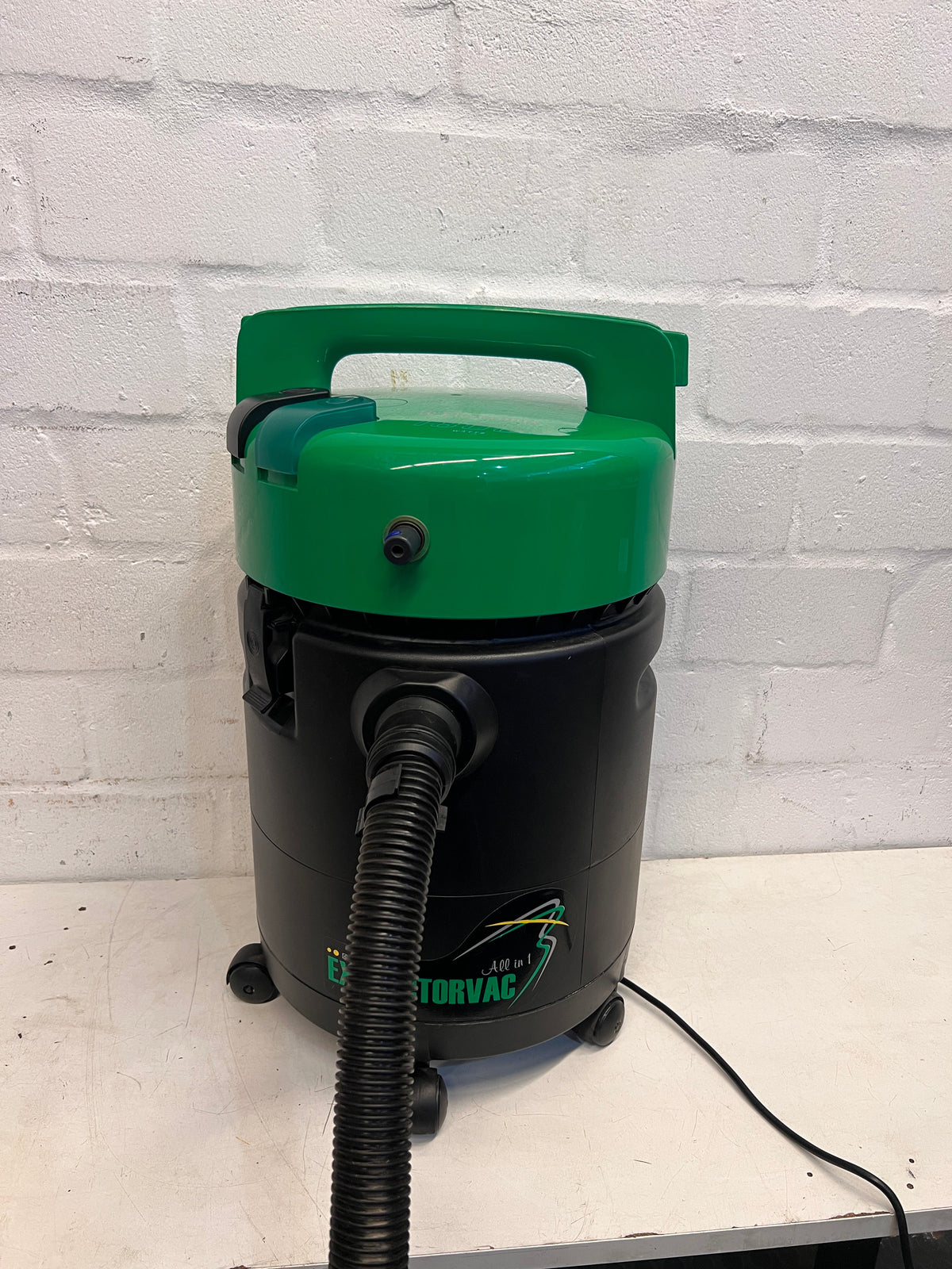 Electrolux All in One Extractorvac WDS3011 - 2ndhandwarehouse.com