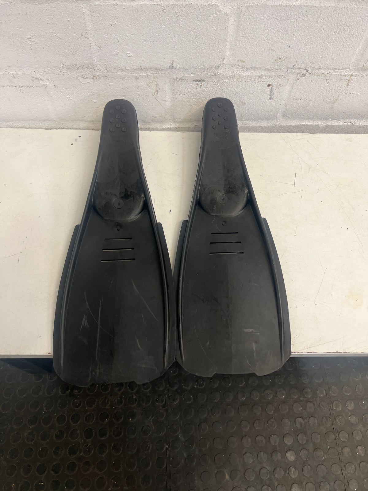 Black Galaxia Swim Fins - 2ndhandwarehouse.com