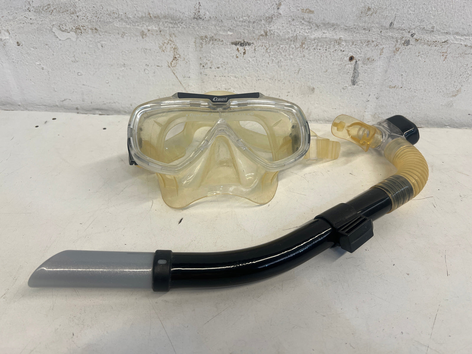 Scuba/Snorkeling Mask - 2ndhandwarehouse.com