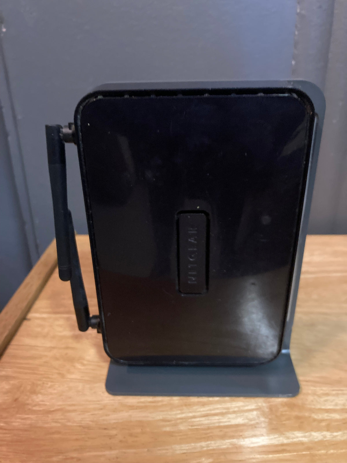 Netgear Wireless Router DGN220 - PRICE DROP