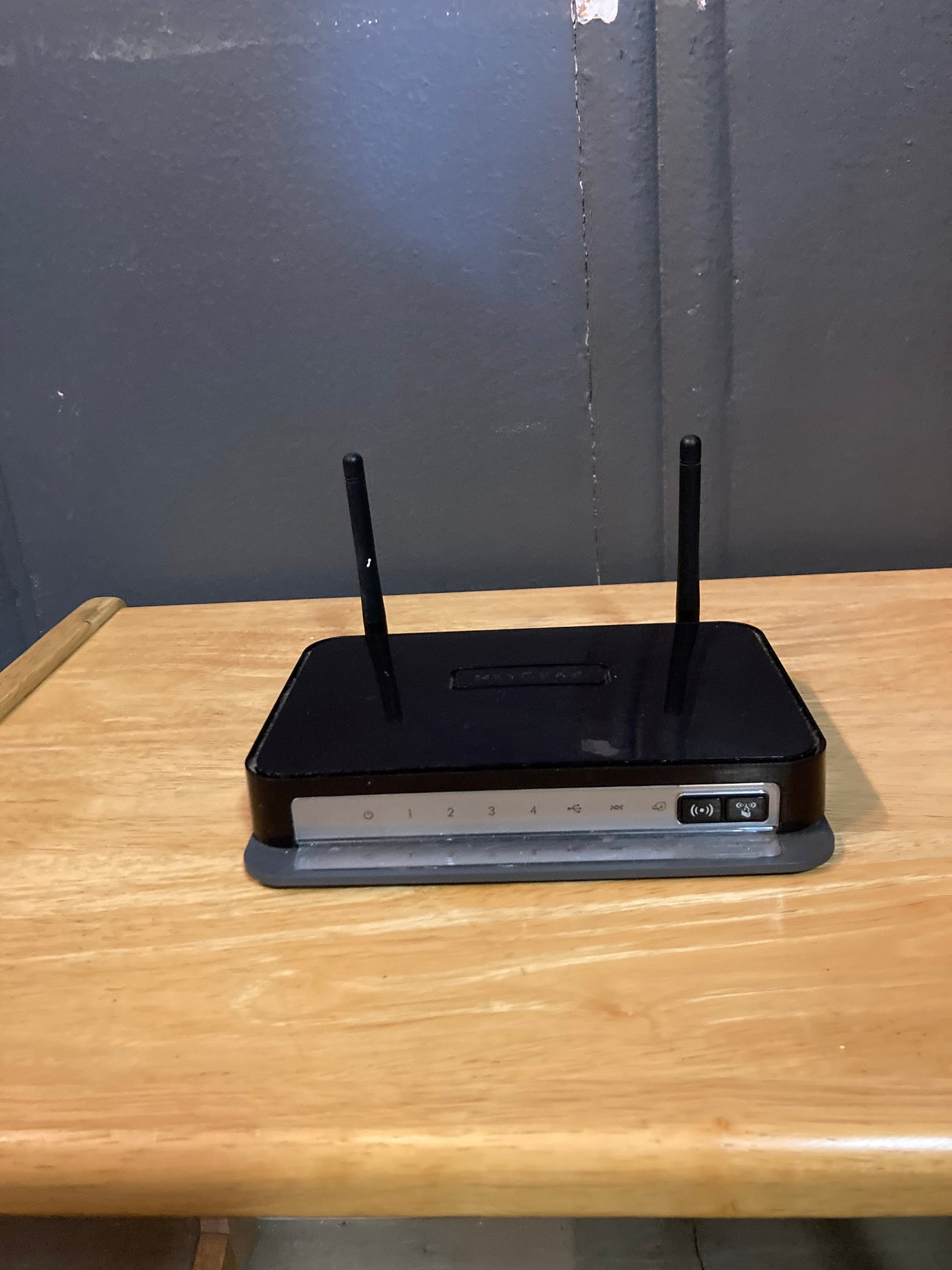 Netgear Wireless Router DGN220 - PRICE DROP