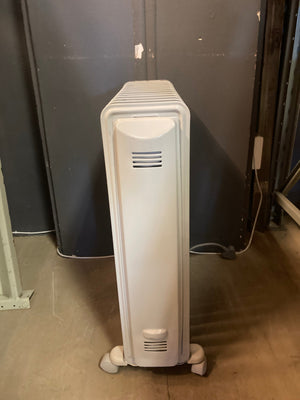 White DeLonghi 12 Fin Oil Heater