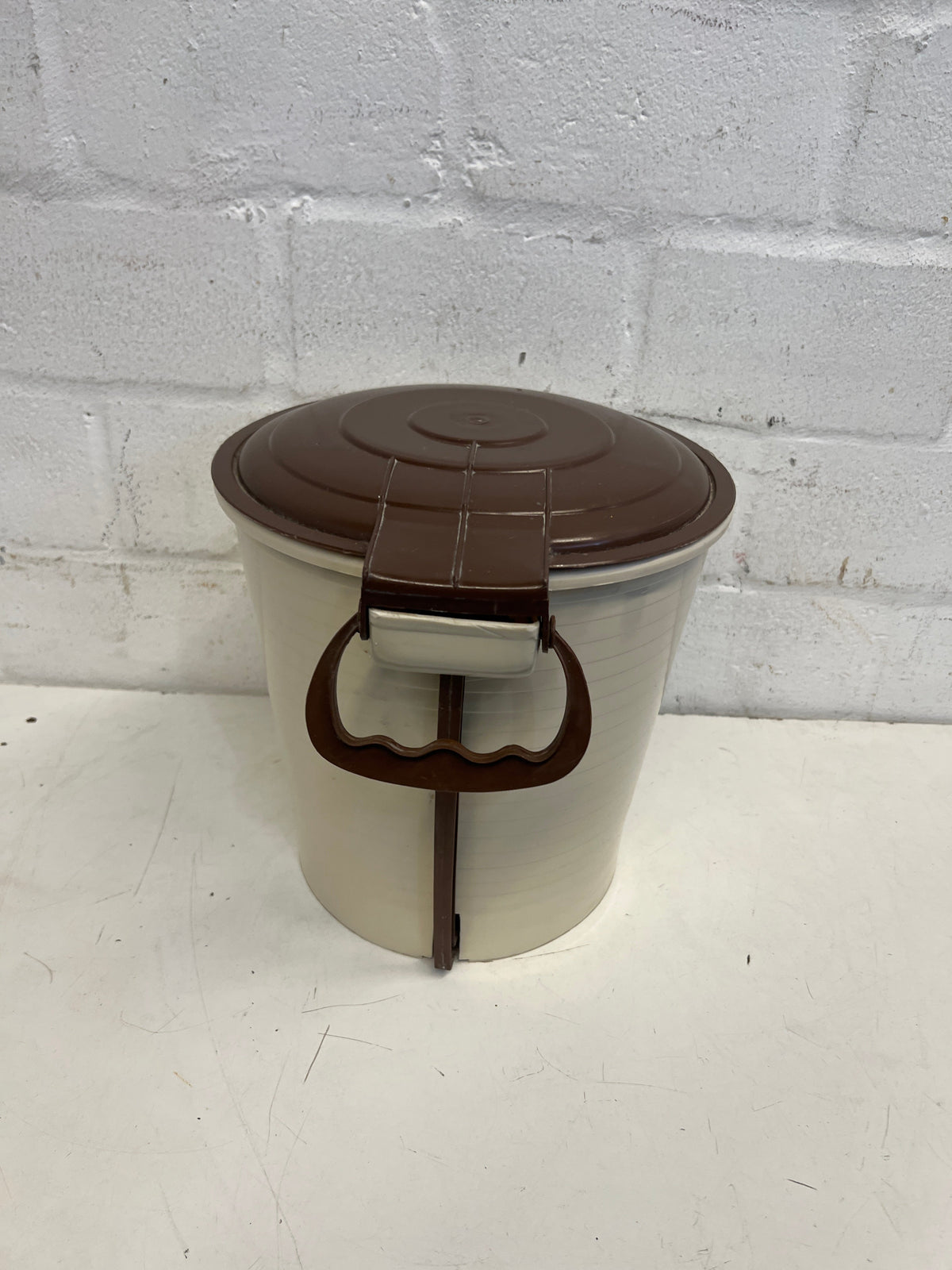 Cream and Brown Bin - 2ndhandwarehouse.com