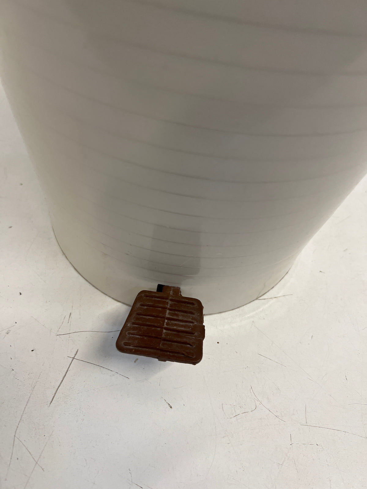 Cream and Brown Bin - 2ndhandwarehouse.com