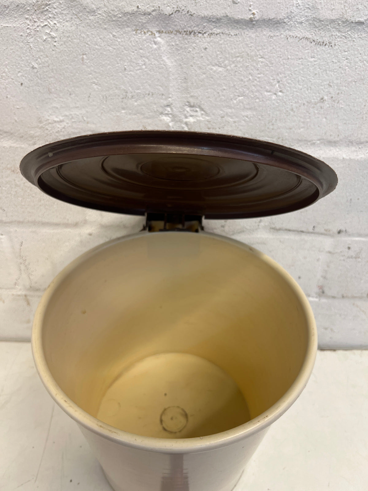 Cream and Brown Bin - 2ndhandwarehouse.com