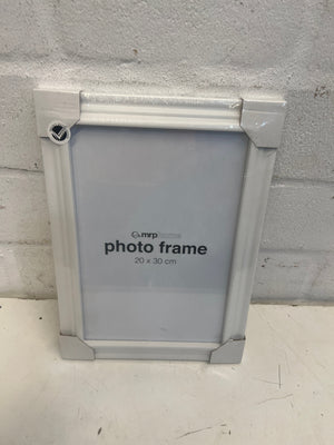 3 Medium Photo Frames (10cm x 15cm)