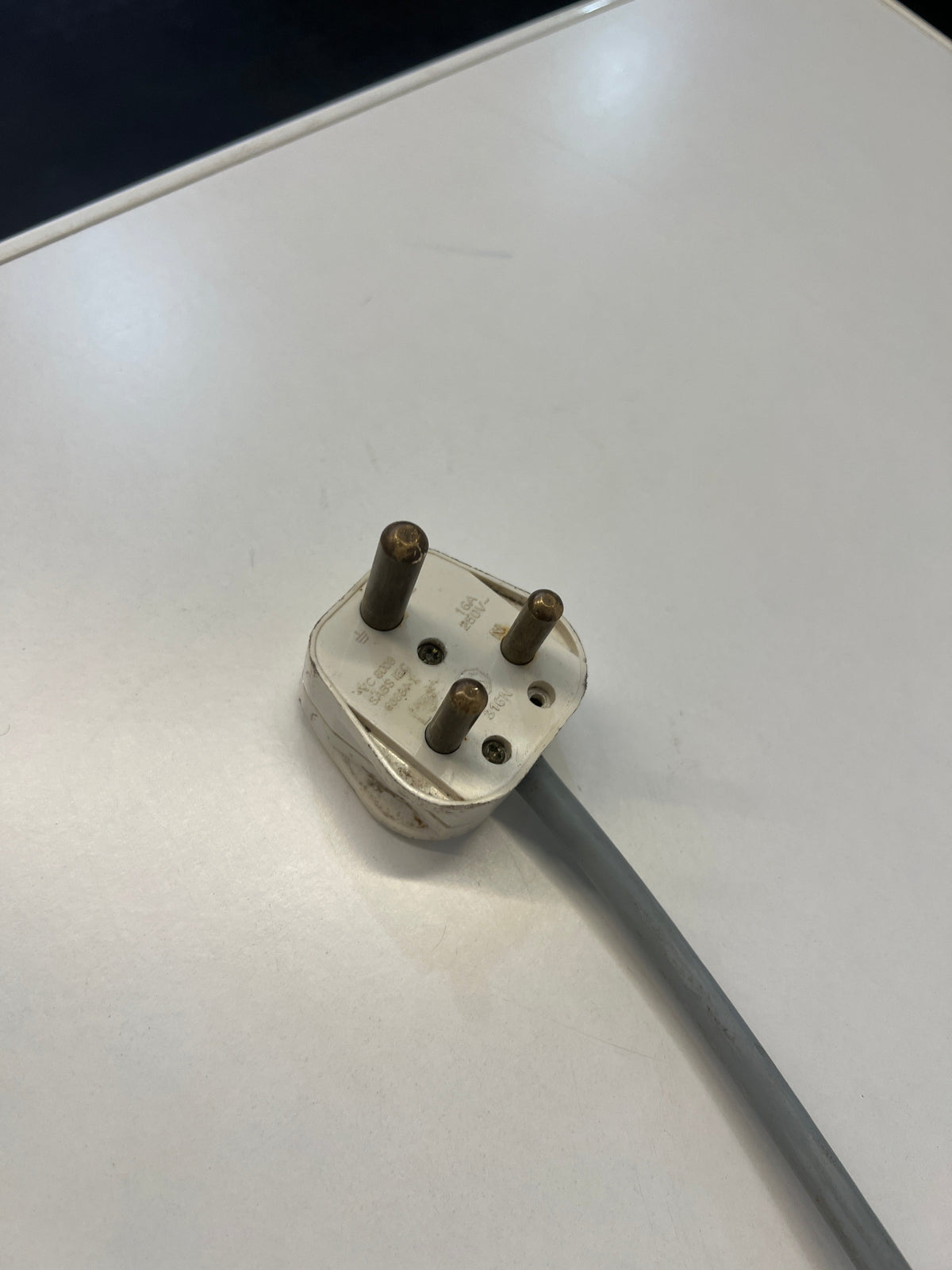 Whirlpool Dishwasher (ADP 256 DWX)