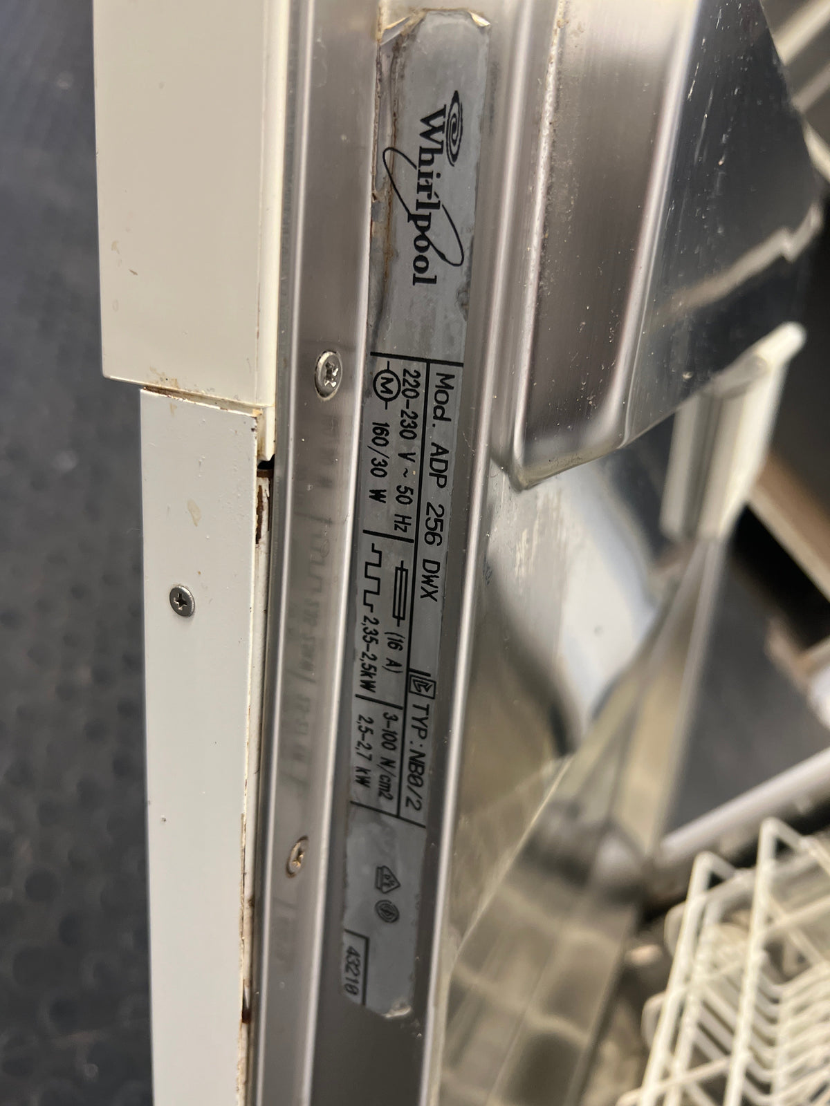 Whirlpool Dishwasher (ADP 256 DWX)