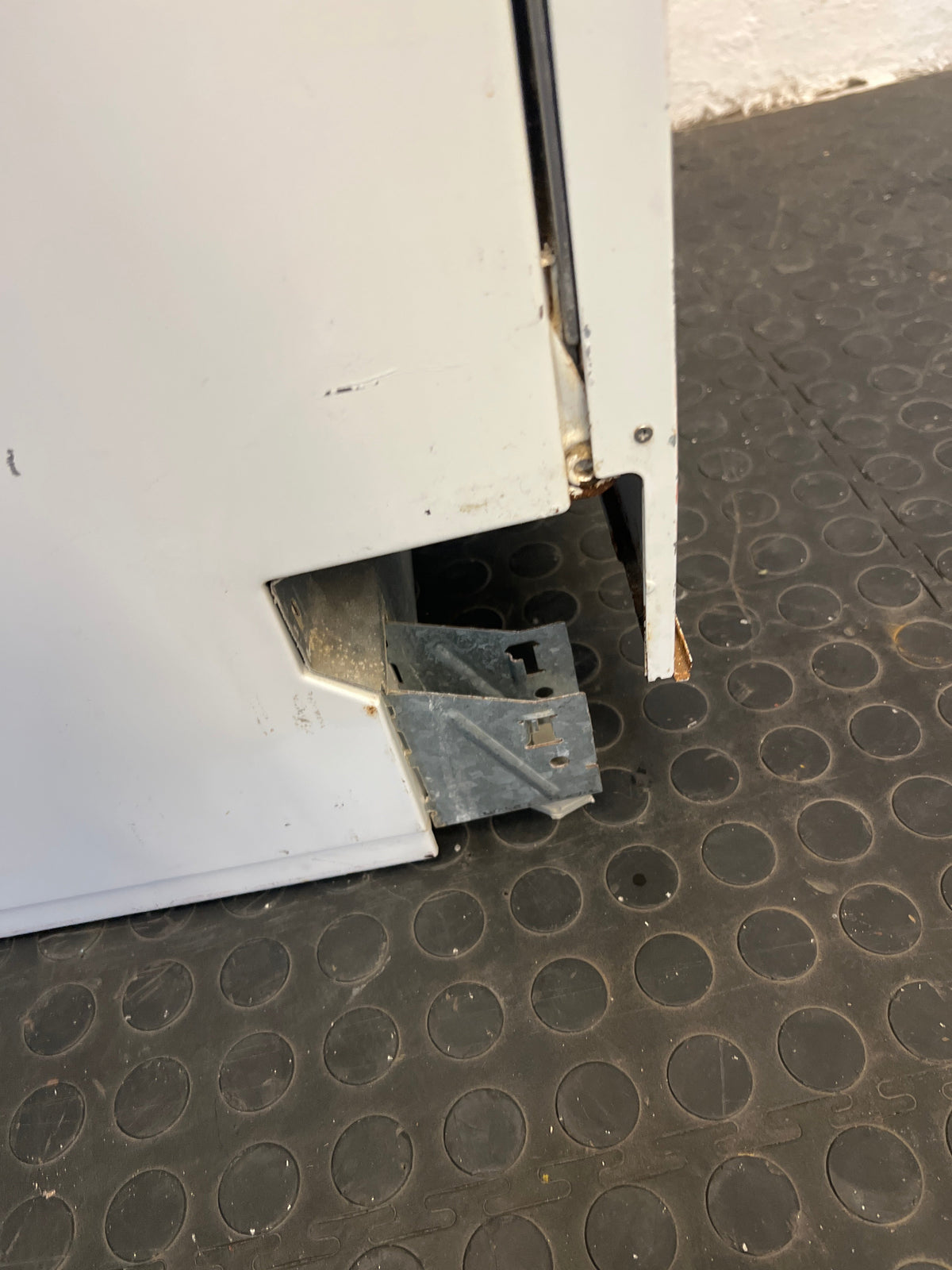 Whirlpool Dishwasher (ADP 256 DWX)