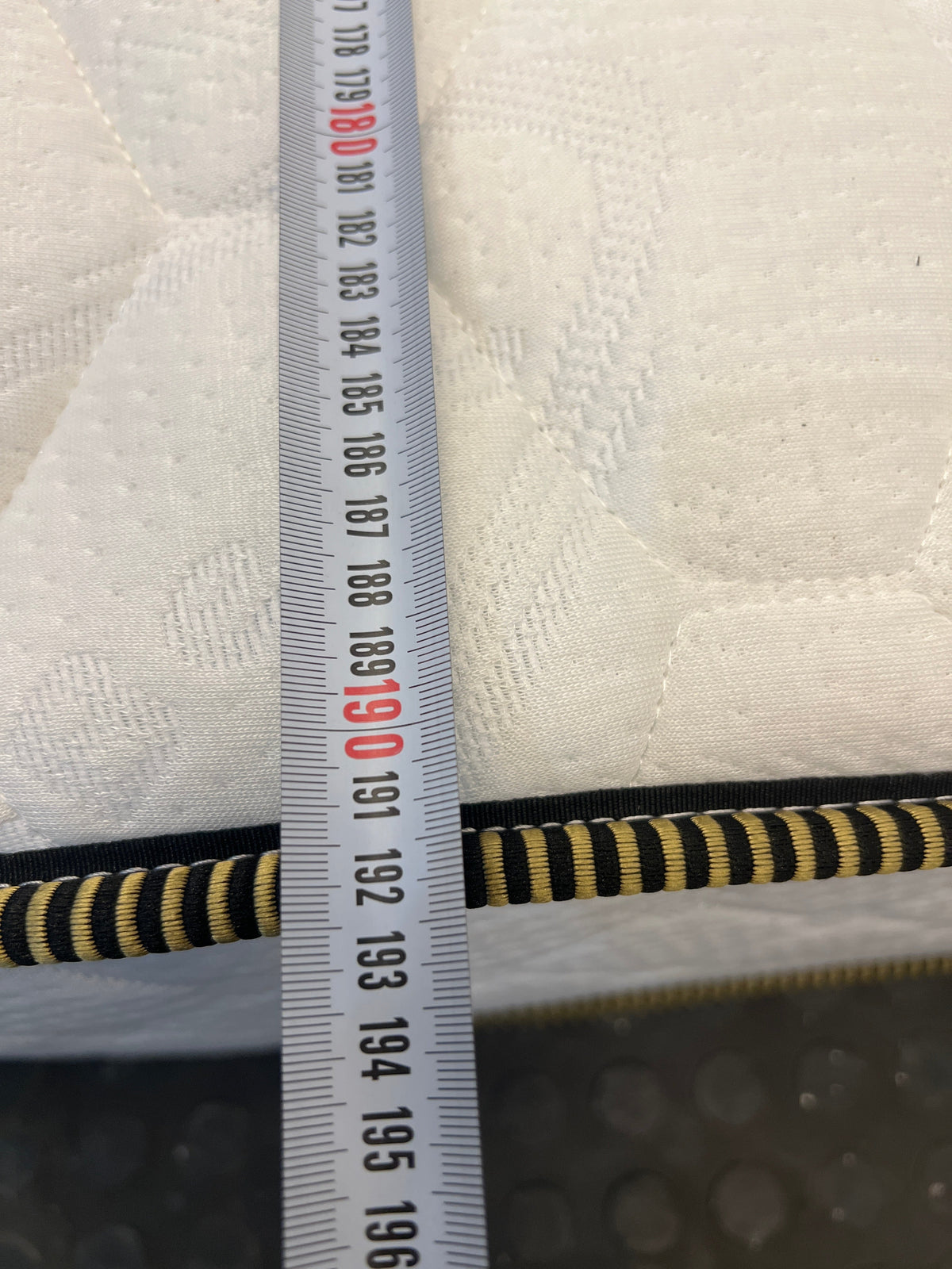 Health Beds Iron Man 150 Queen Mattress