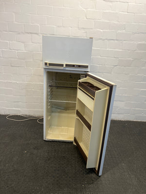 Indesit Fridge/Freezer (Rusty Inside with Paint Peeling) - REDUCED