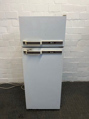 Indesit Fridge/Freezer (Rusty Inside with Paint Peeling) - REDUCED