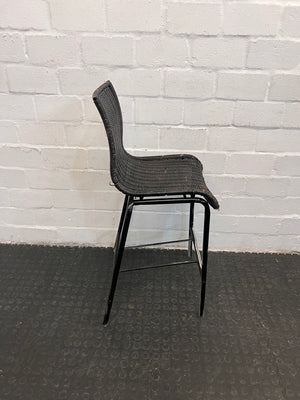 Black Whicker Chair with Metal Frame (Needs to be Repainted)