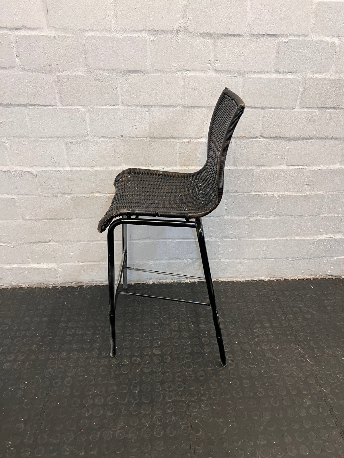 Black Whicker Chair with Metal Frame (Needs to be Repainted)