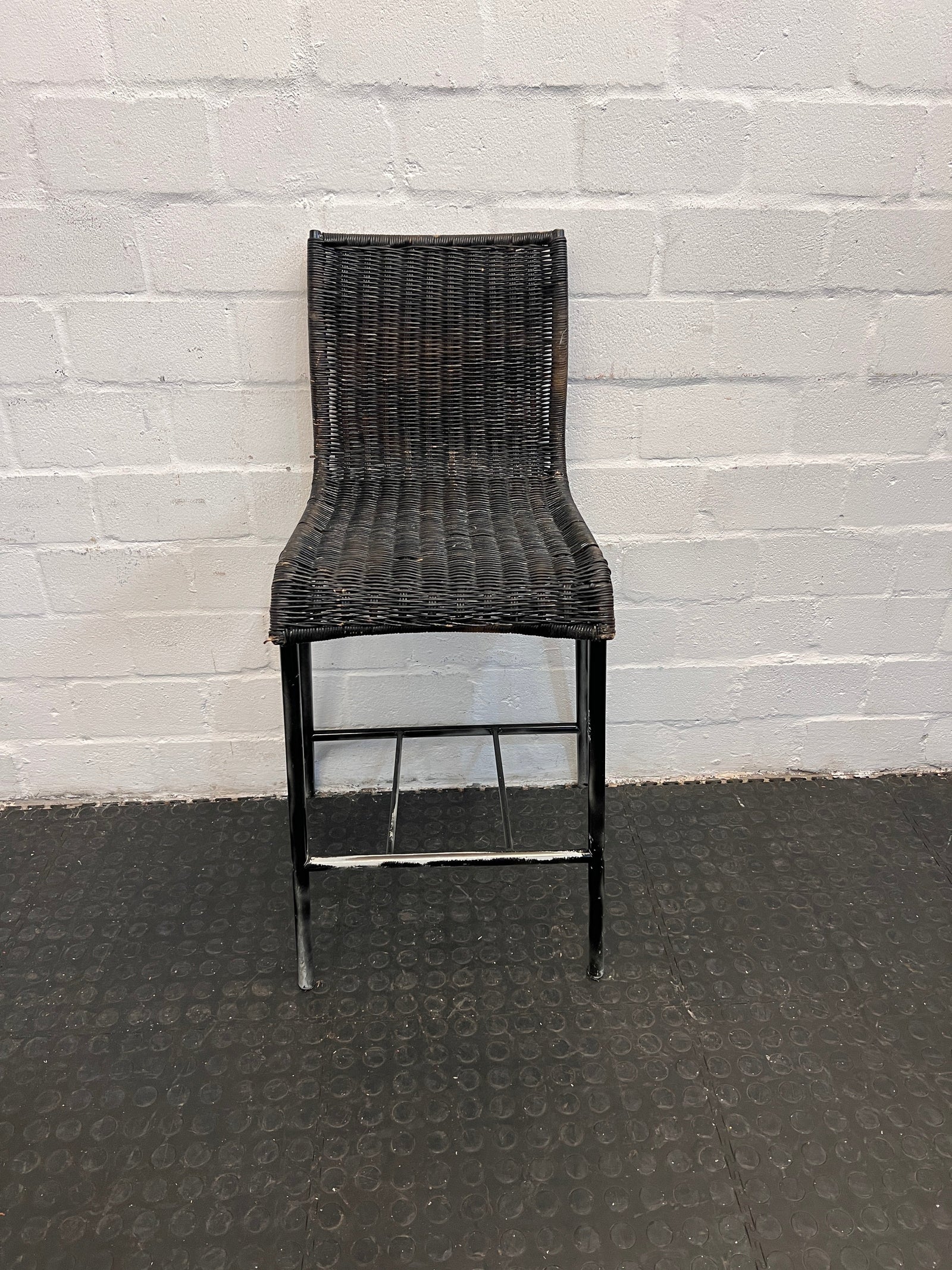 Black Whicker Chair with Metal Frame (Needs to be Repainted) - 2ndhandwarehouse.com