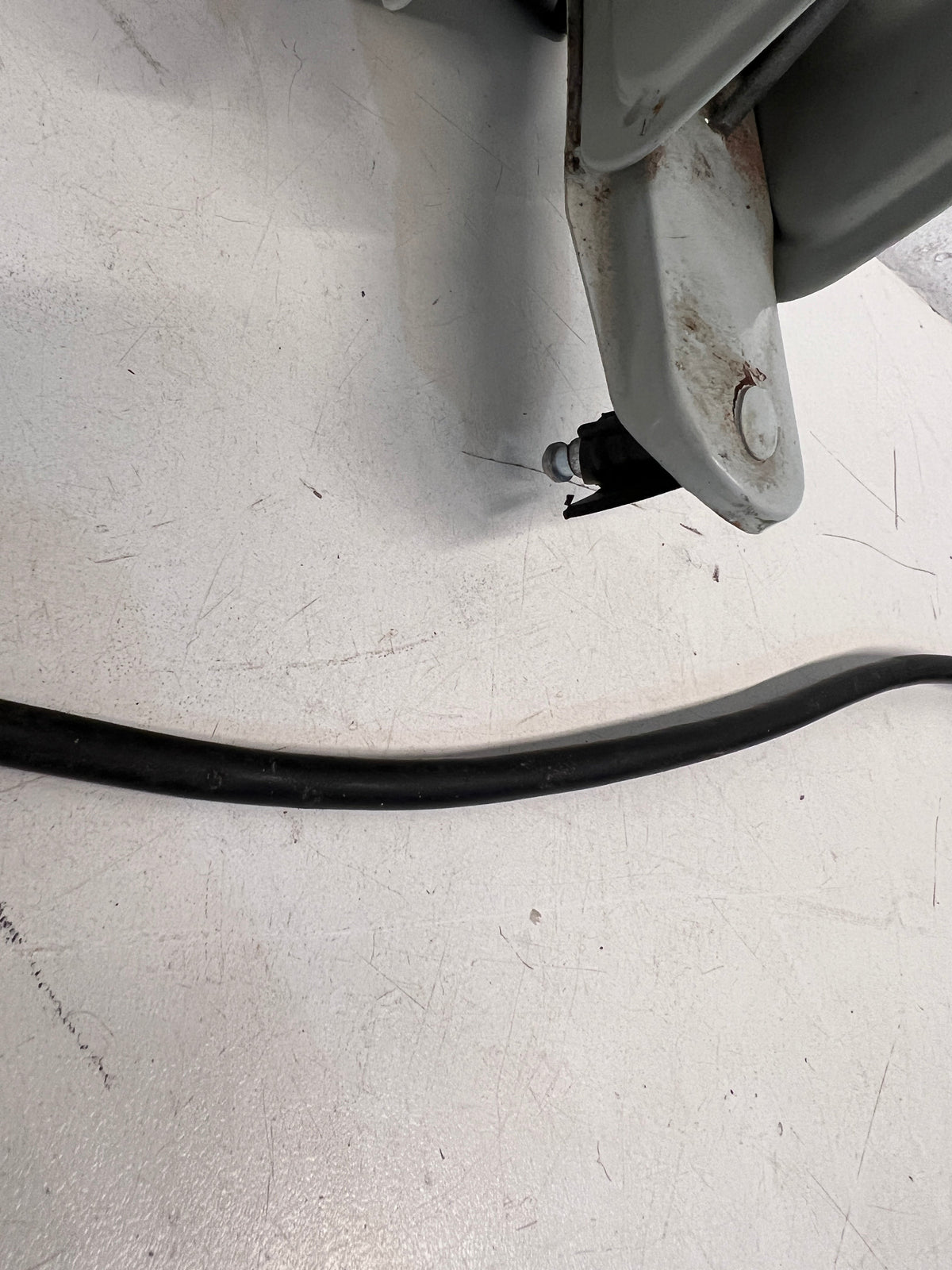 Hometrends Fin Oil Heater (Missing Wheel) - PRICE DROP