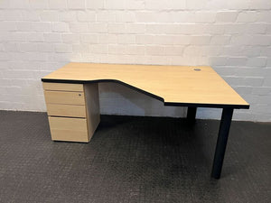 Light Brown L-Shaped Wooden Desk with Five Drawers (Very Minor Damage) (Width: 180cm) (Height: 74cm)